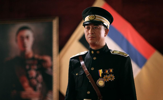 谍战剧《暗夜与黎明》上星央八,反派让人狂喜,看到男主我想放弃