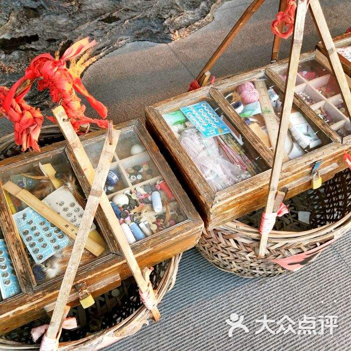 爸爸鸡毛换糖去了