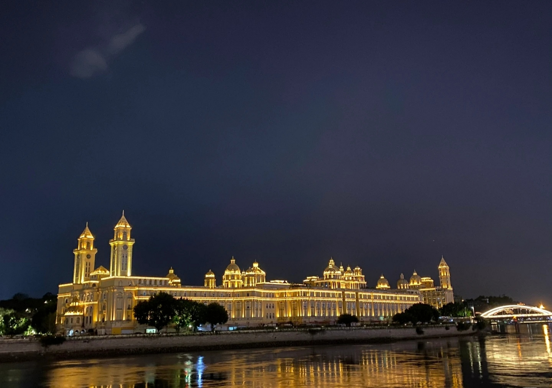 五一出行计划#福州烟台山#  夜色阑珊烟火处,最是烟台化云来.