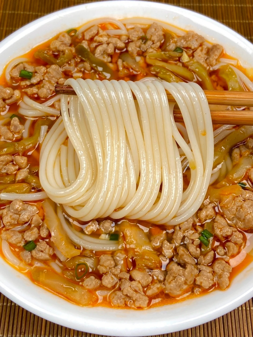 尤其是榨菜肉末米粉是我点的次数较多的,榨菜的酸爽让人吃起来更开胃.