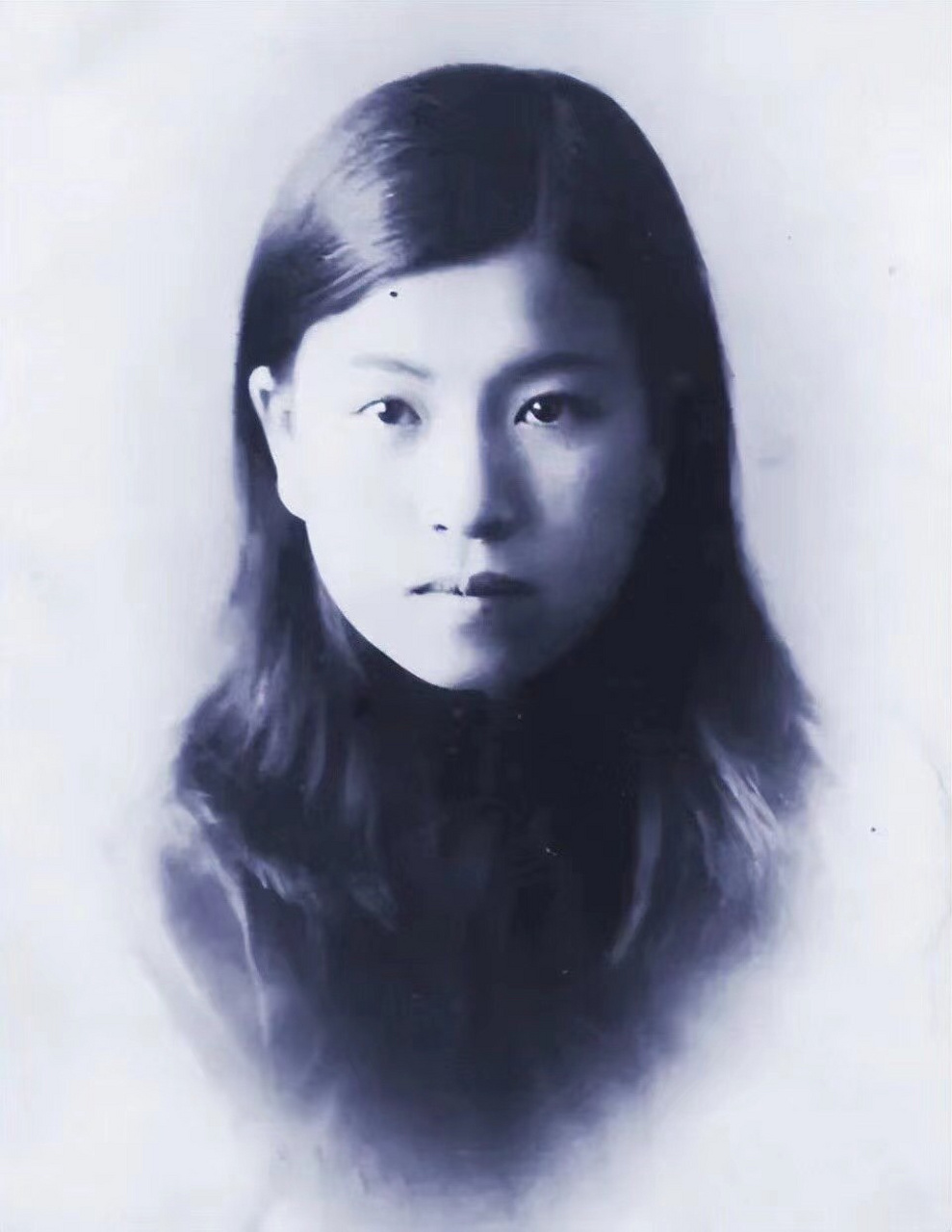 1931年4月24日拍摄的17岁的李云鹤,后来的