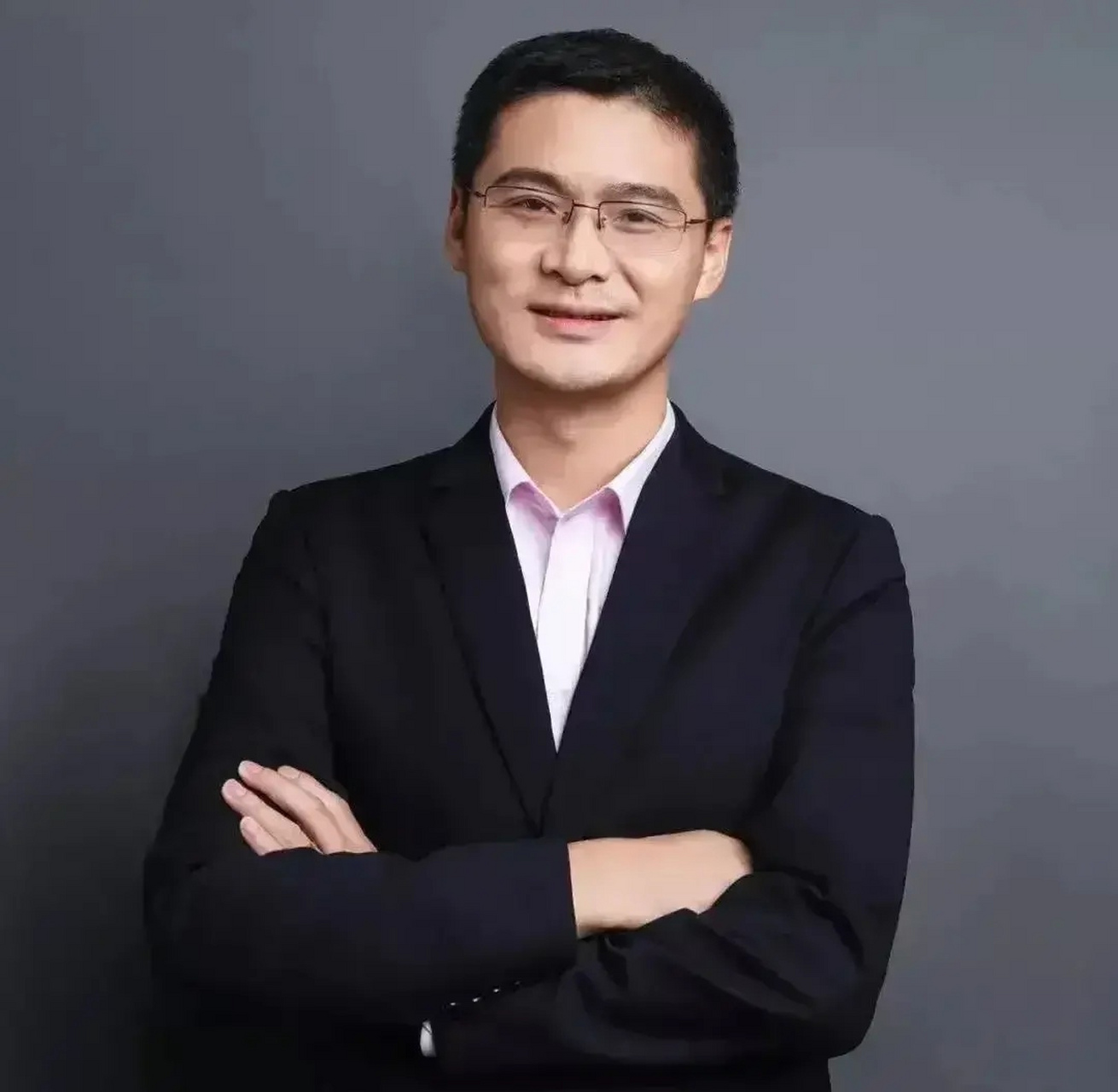 互联网火起来的人物我只敬佩这4个人: 一个罗翔律师,普法知法!