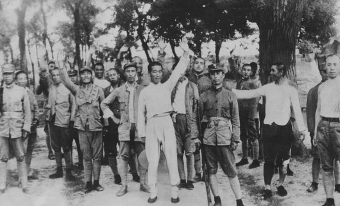 叶长庚:携重礼投奔红军,奋战16年仅升半级,授衔时让罗荣桓犯难