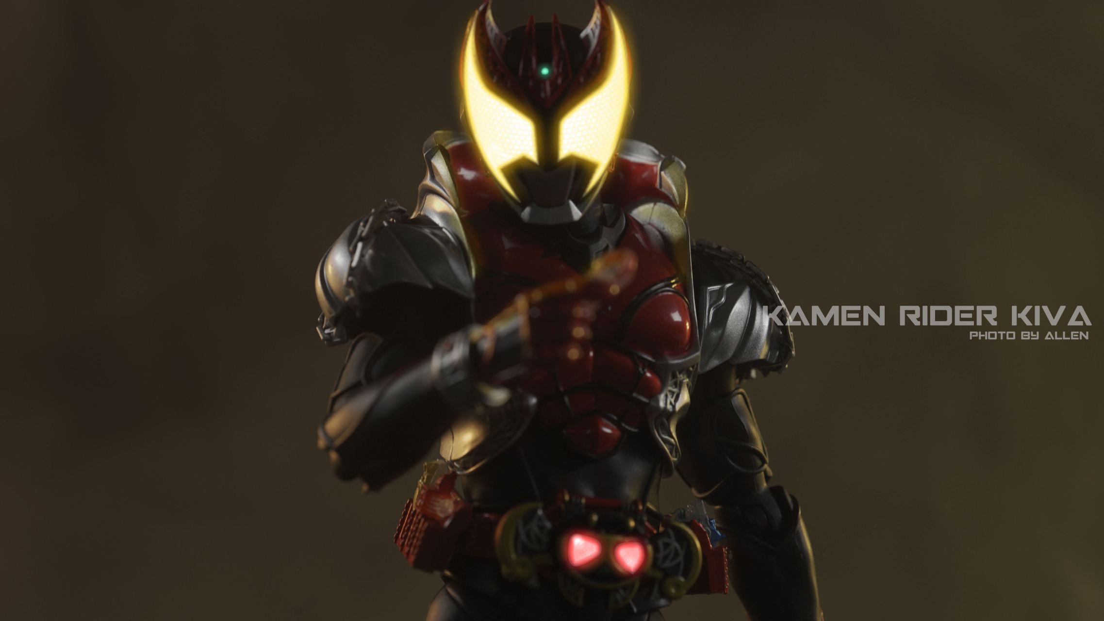 kamen rider kiva  中译为假面骑士月骑  是于2008年开播的平成假面