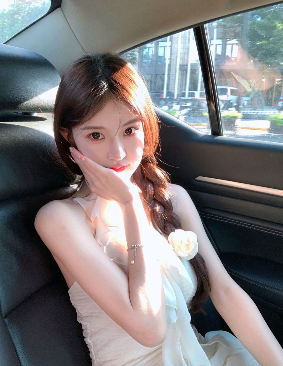 单麻花辫清纯美少女"小岚同学"