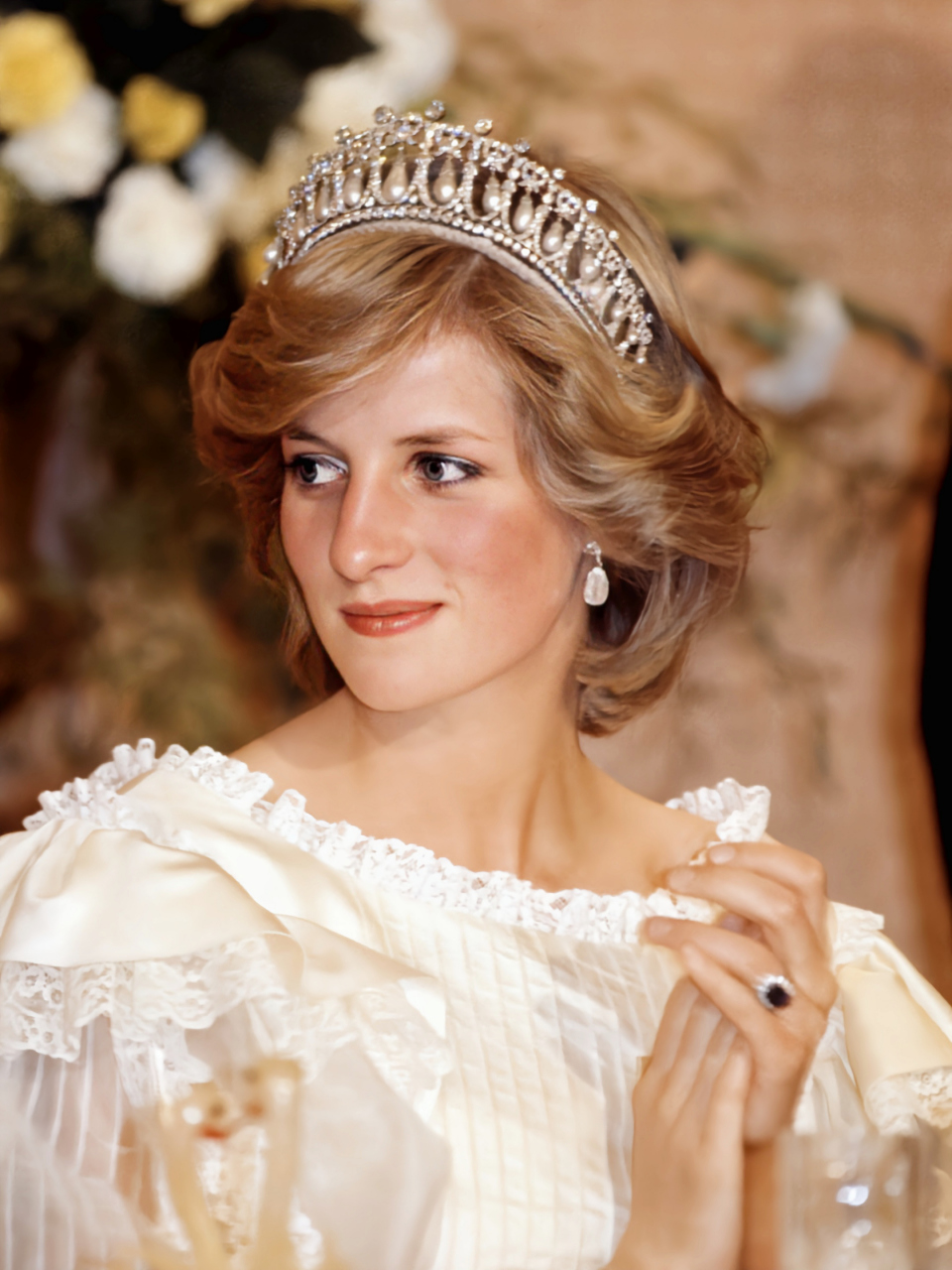 戴安娜·斯宾塞,或者更为人所知的戴安娜王妃,是英国王室中备受爱戴的