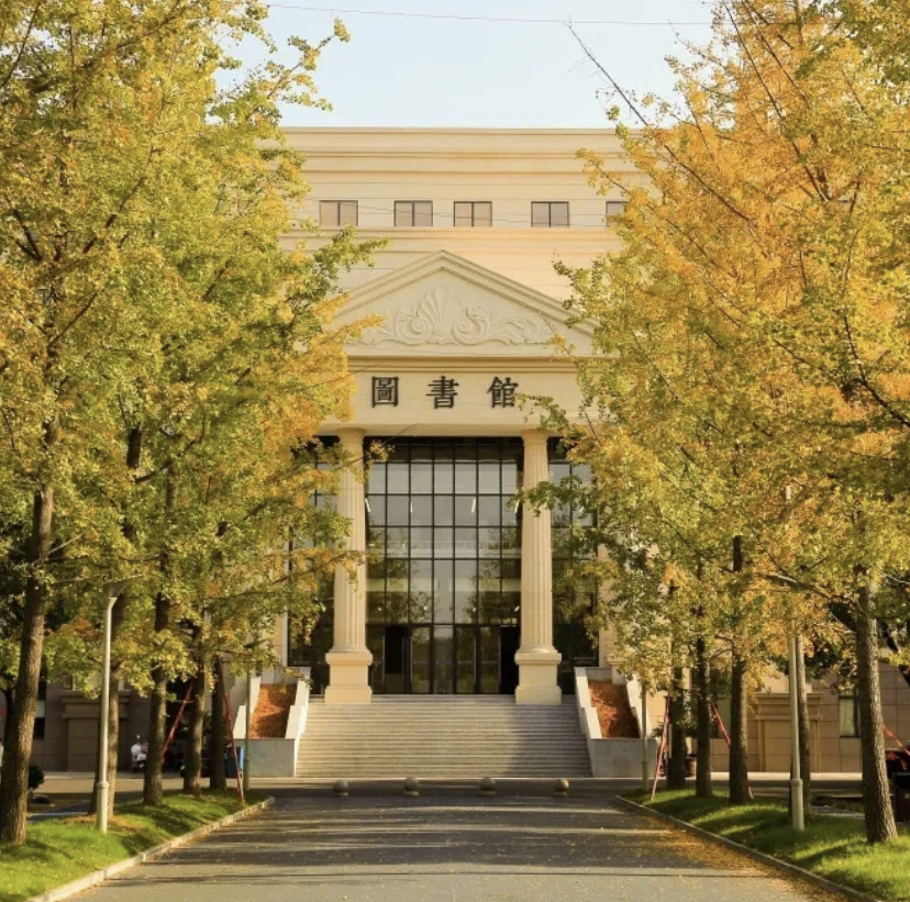 绍兴职业技术学院 学校的春日限定樱花