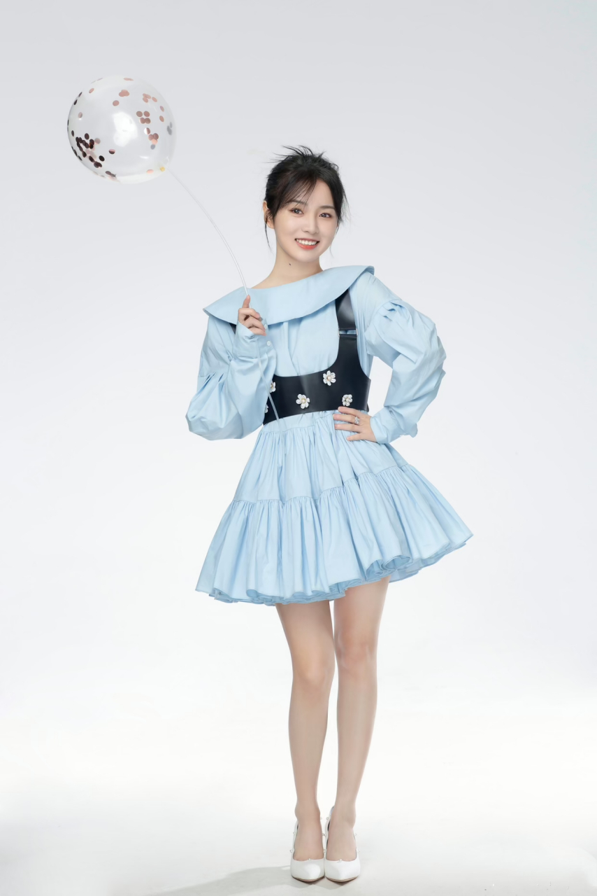 孙莉丽的甜美风格写真