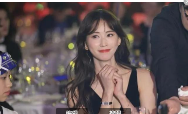 林志玲穿短裙秀劈叉,舞台地板竟是反光,网友,裙底看到了!