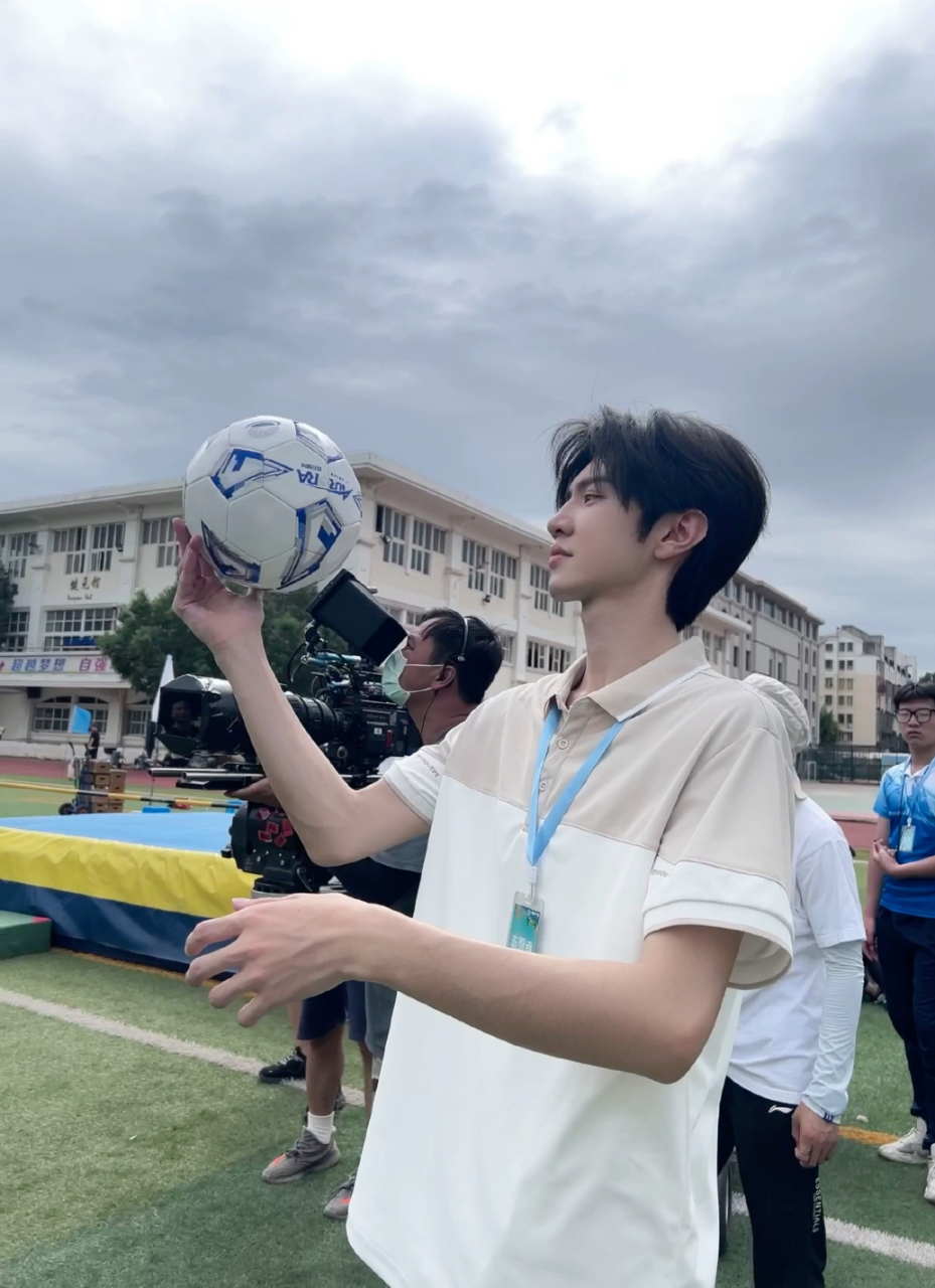 偷偷藏不住# 陈哲远舍不得毕业.