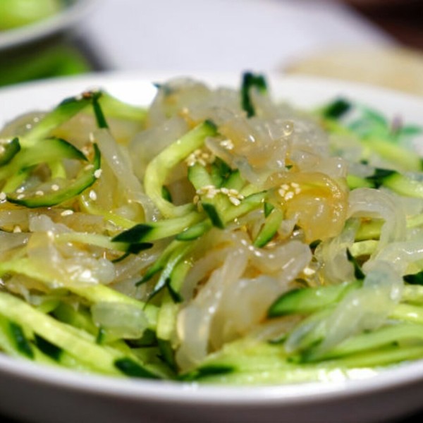 黄瓜拌海蜇春季美食大赏