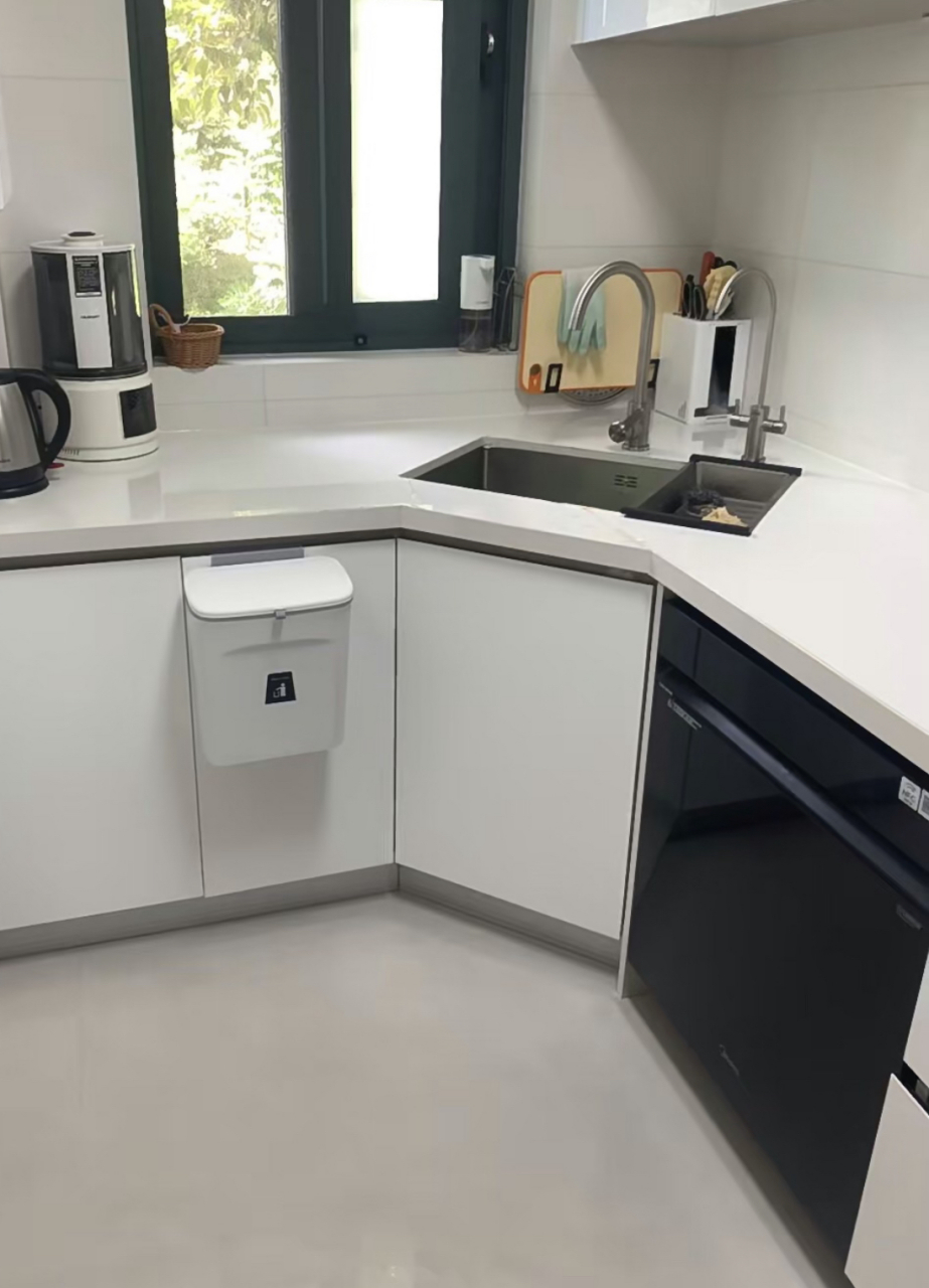 建议大家,如果再买一套房子,厨房装修一定要考虑好转角地柜的设计