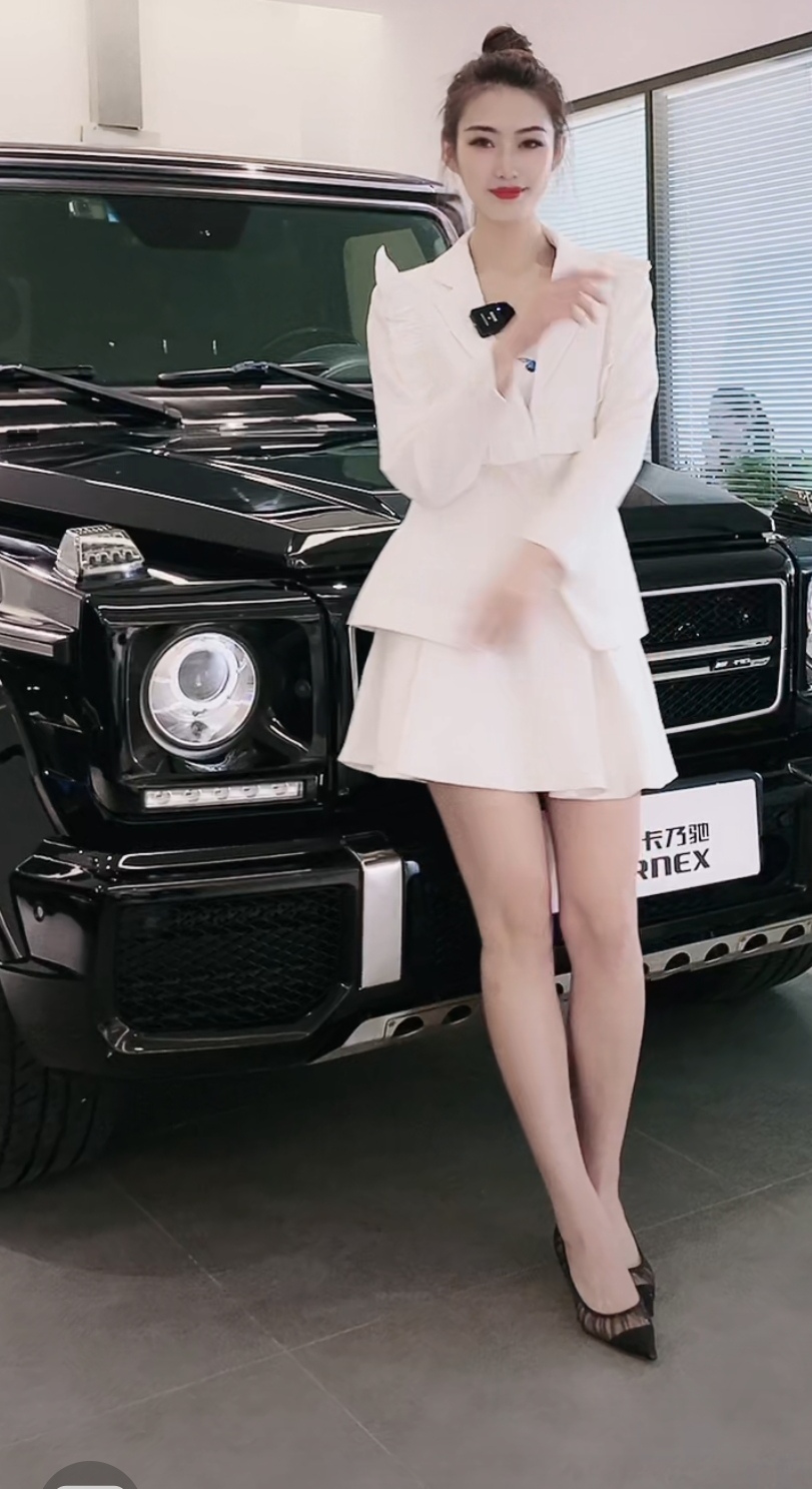 汽车销售小姐姐