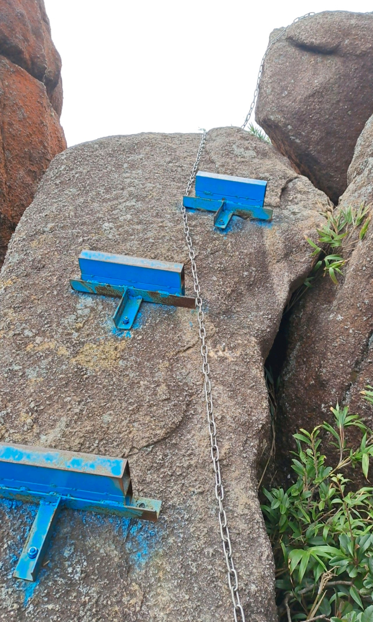 潮州凤凰山主峰凤鸟髻,海拔1497.