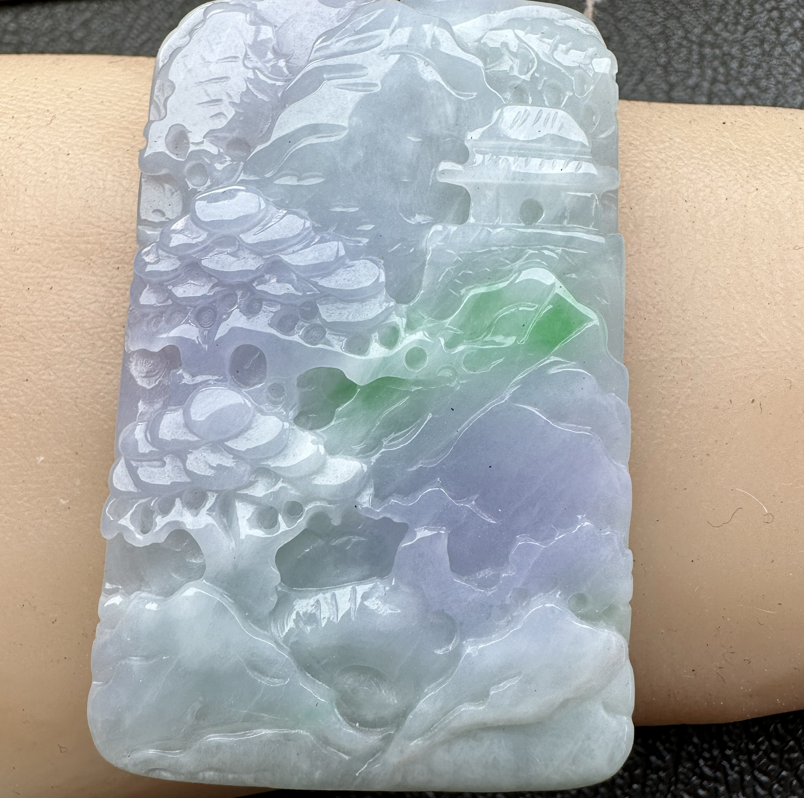 玉石翡翠山水牌的寓意