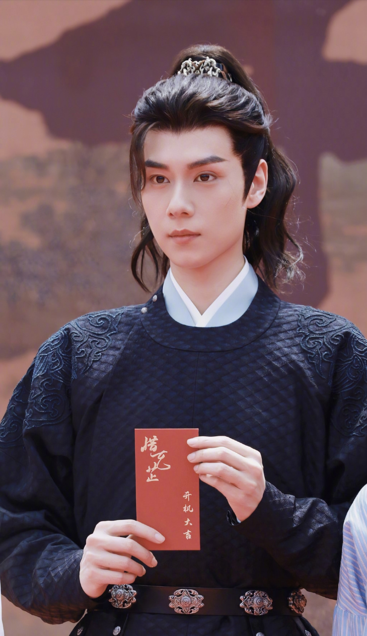 胡一天古装像很多人,就是不像他自己