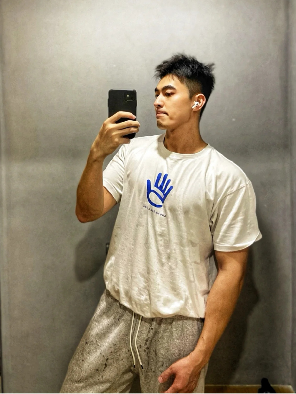 又高又壮的肌肉奶爸,叫声哥哥不过分吧?