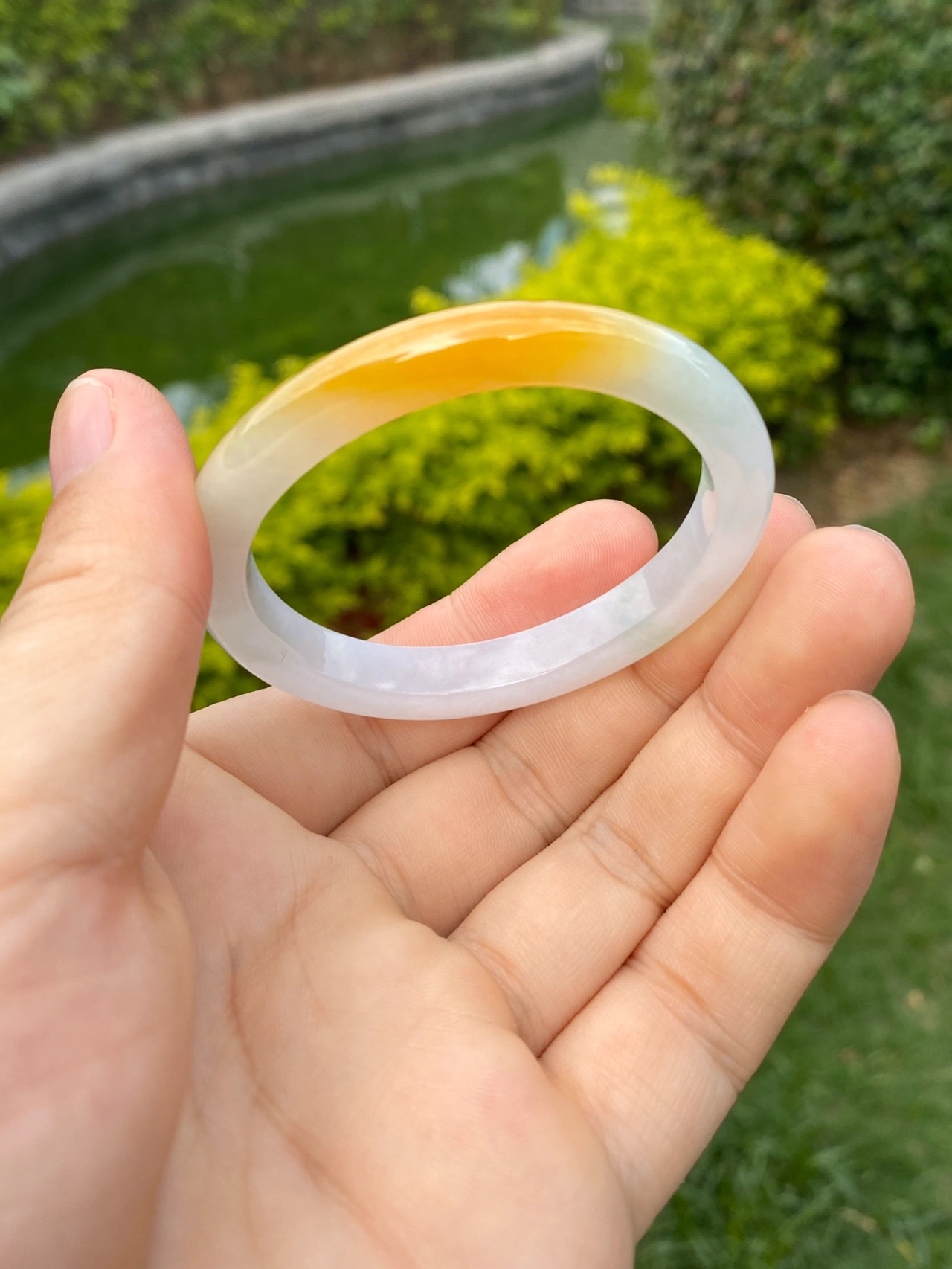 蜜糖黄翡翠手镯圈口52的