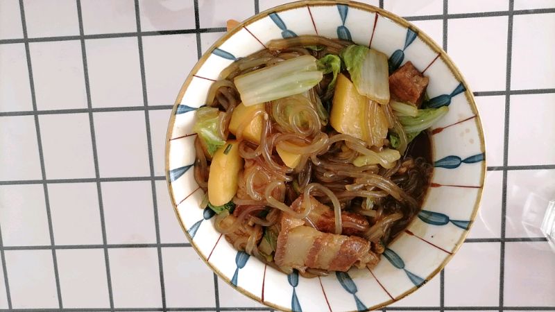 挑战100道家常菜之猪肉炖粉条,肉香四溢