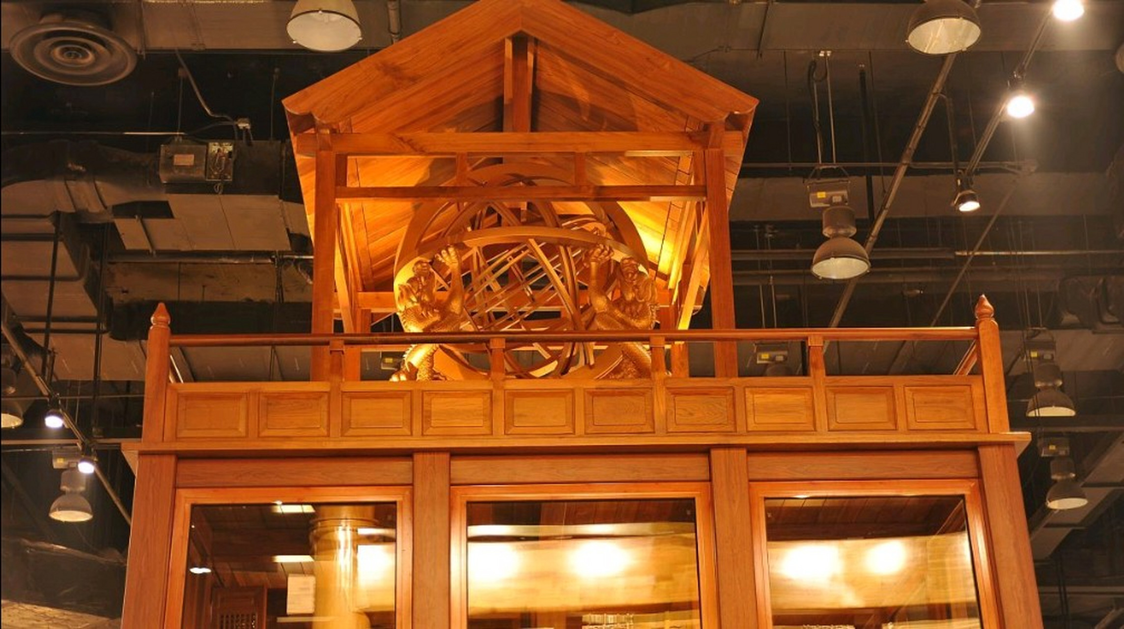 水运仪象台 小知识  水运仪象台是北宋天文学家苏颂等人制造的一种