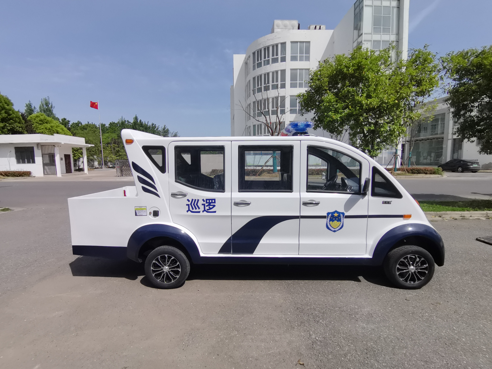 8座巡逻车带货斗客户顺利接车,落地江苏