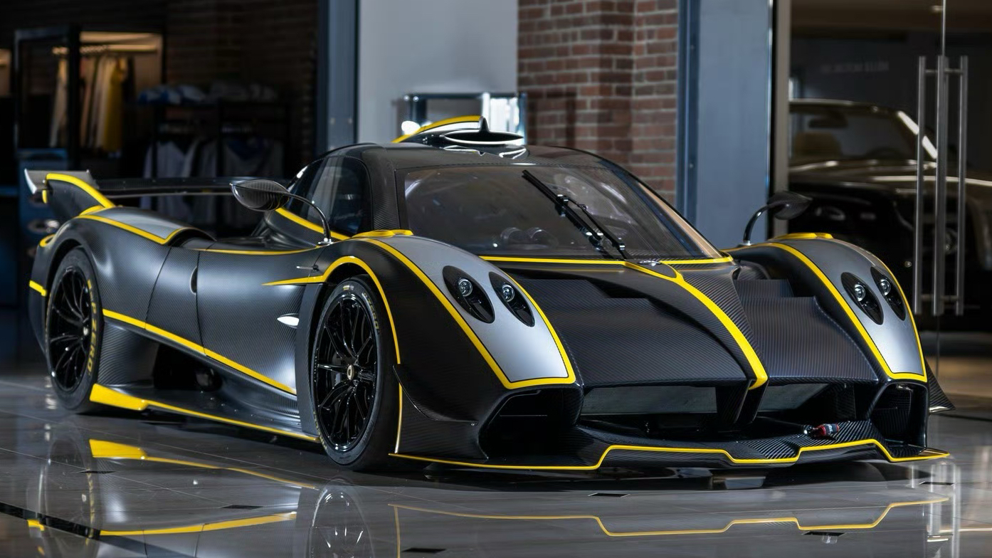 这台帕加尼huayra r的配色感觉如何