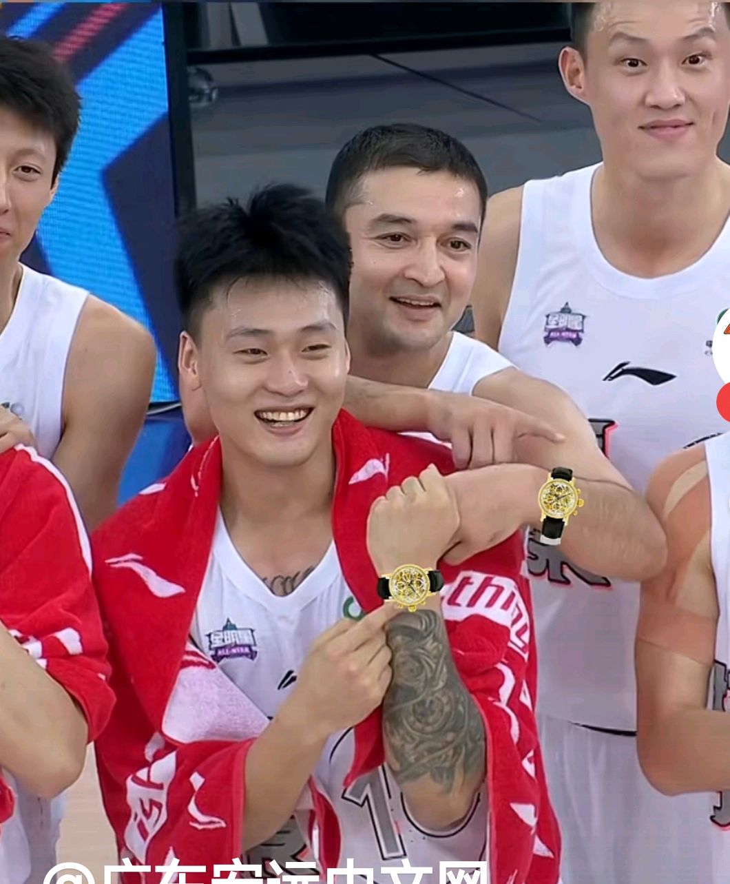 郭艾伦赵睿两位男篮队员幽默诙谐故事多