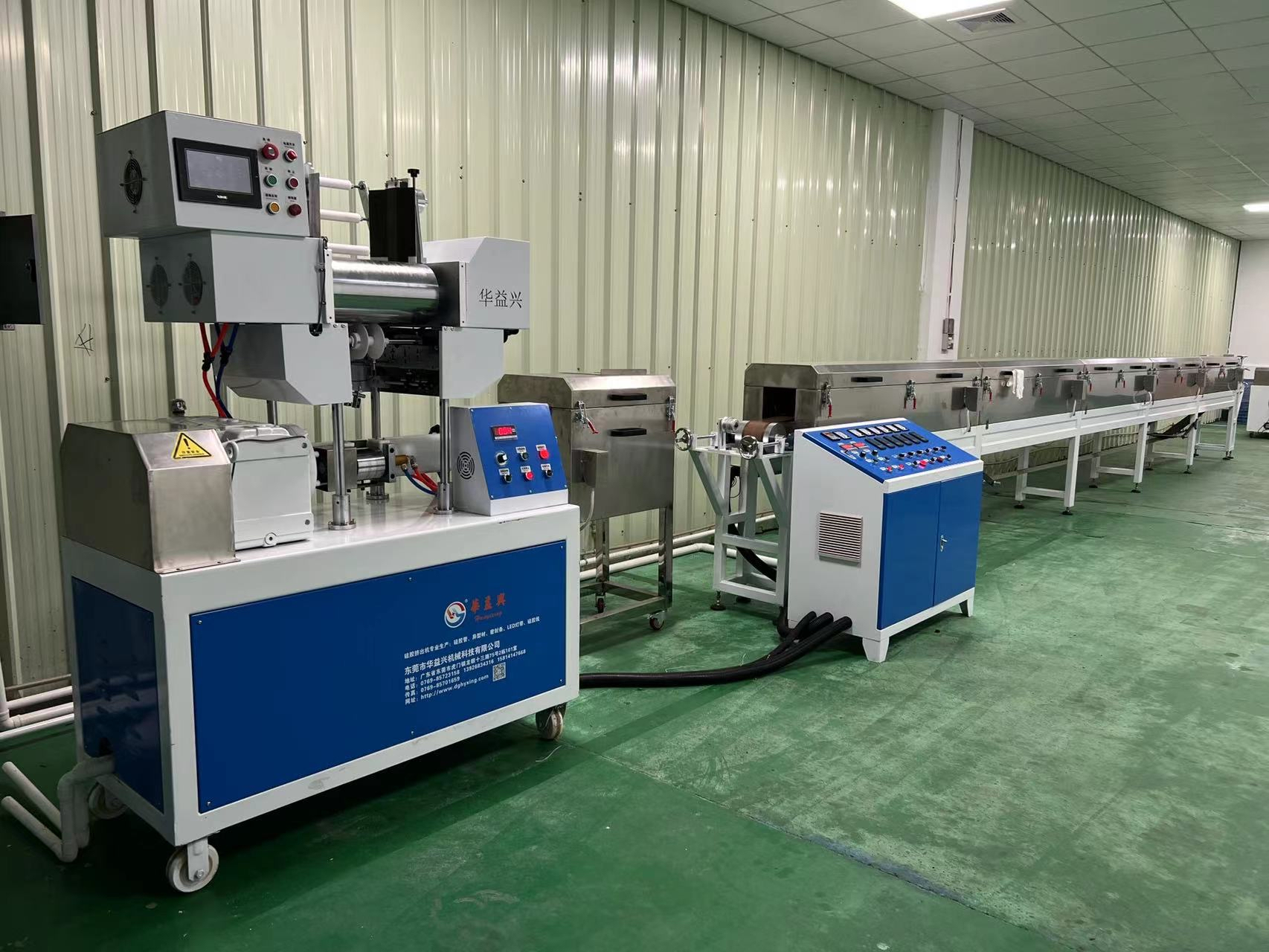 华益兴硅胶挤出机,是将硅胶材料经过挤出成型的一种设备,广泛应用于