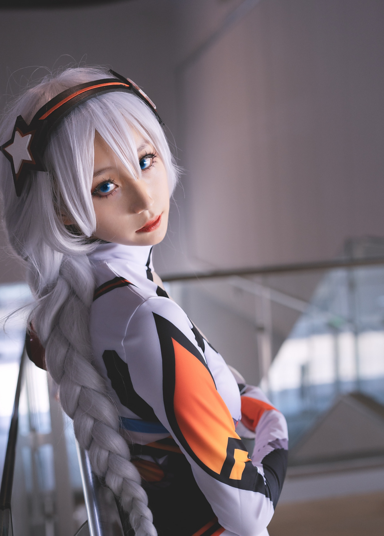 《崩塌3》琪亚娜cos,小姐姐腰细腿长,身材是真的好