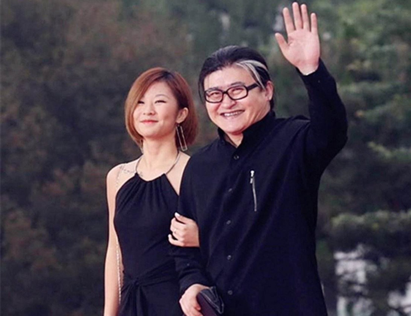 当年,刘欢追到卢璐家说:"咱俩私奔吧.