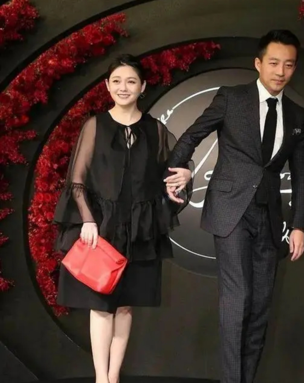 汪小菲大s离婚后为啥一直闹不停? 主要是因为大s和汪小菲双方自离婚后