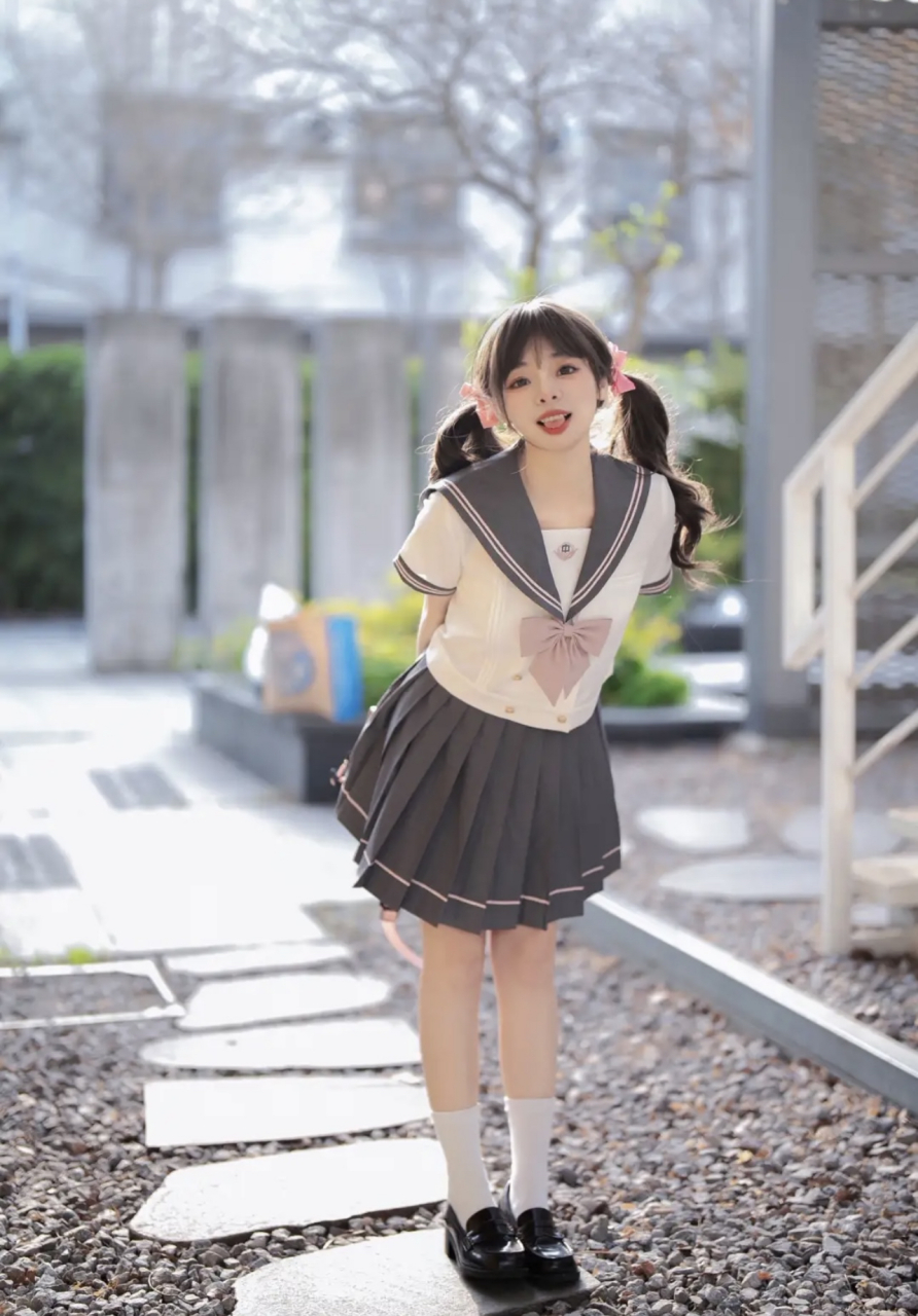 jk制服穿搭的双马尾阳光清新小美女99996900