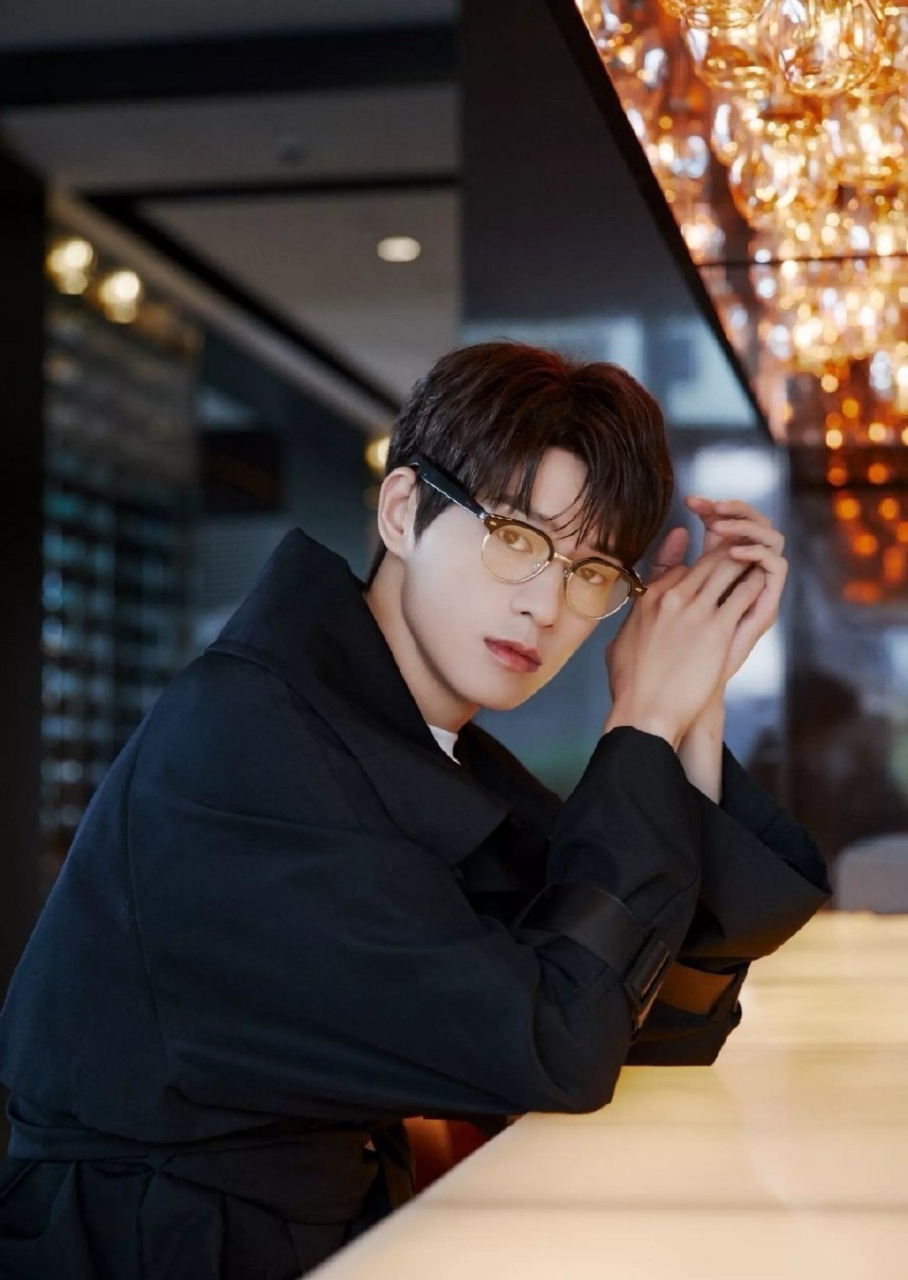 魏大勋是jyp第一个中国演员,怪不得魏大勋唱歌那么好,原来是在jyp训练