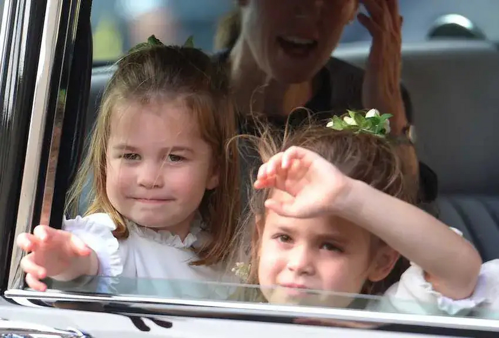 婚礼前梅根凯特因为花童礼服的事闹了点小矛盾,虽然该事件以凯特