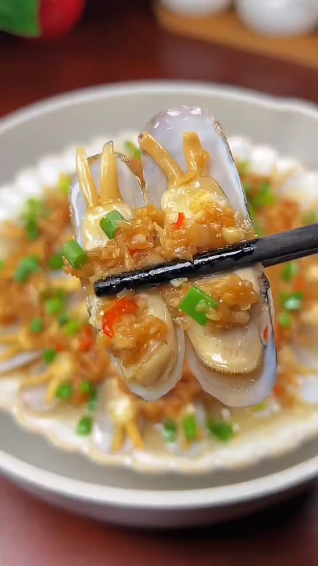 这样做的蒜蓉蛏子,肉质鲜嫩,蒜香十足-度小视