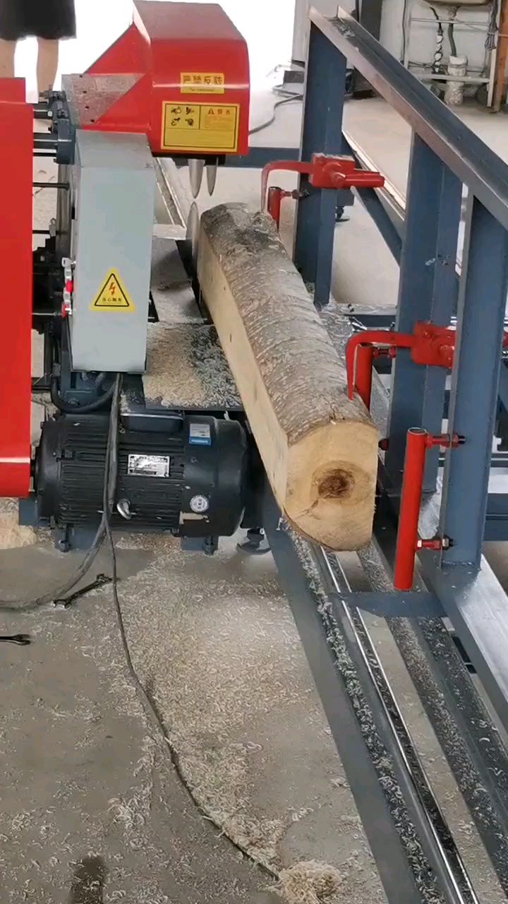 大型圆木推台锯,开板神锯,合金锯片,出板光滑,欢迎定制-度小视