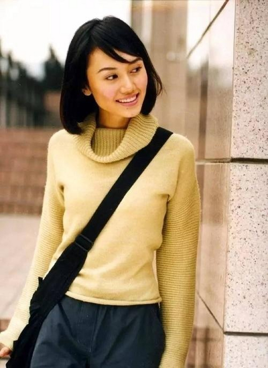 袁泉年轻时很像文艺片女主,干净纯白无瑕