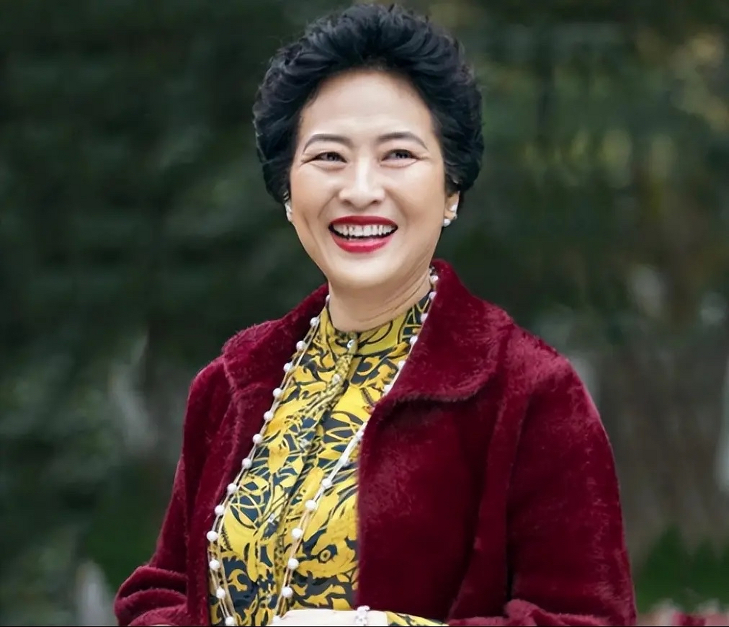 当年,导演沈严拿着《我的前半生》的剧本找到许娣说:"你来演罗子君的