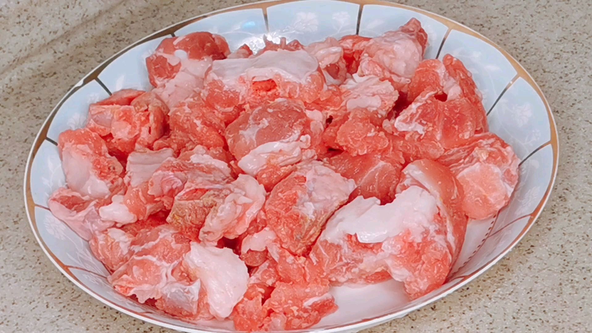 以后排骨就这样吃,不炒不炖不油炸,孩子每次都吃光盘,超过瘾