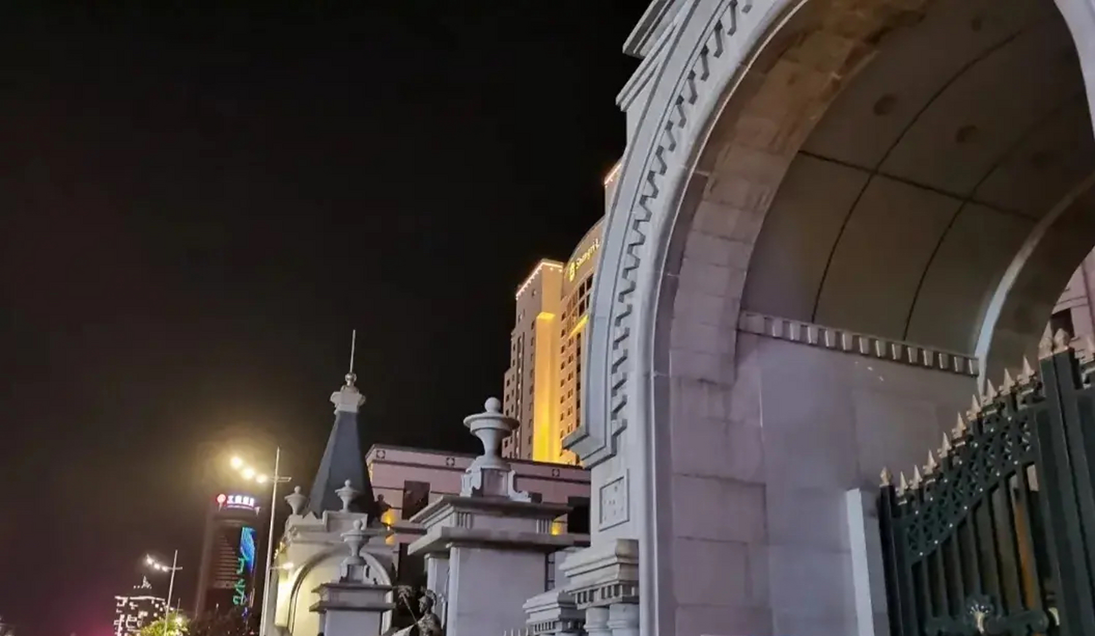 哈尔滨第一豪宅小区:哈公馆30层住宅700万流拍!