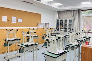 复读的学费高吗
