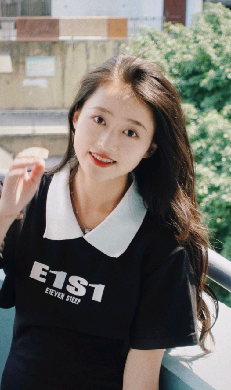 活力美少女"任万万"