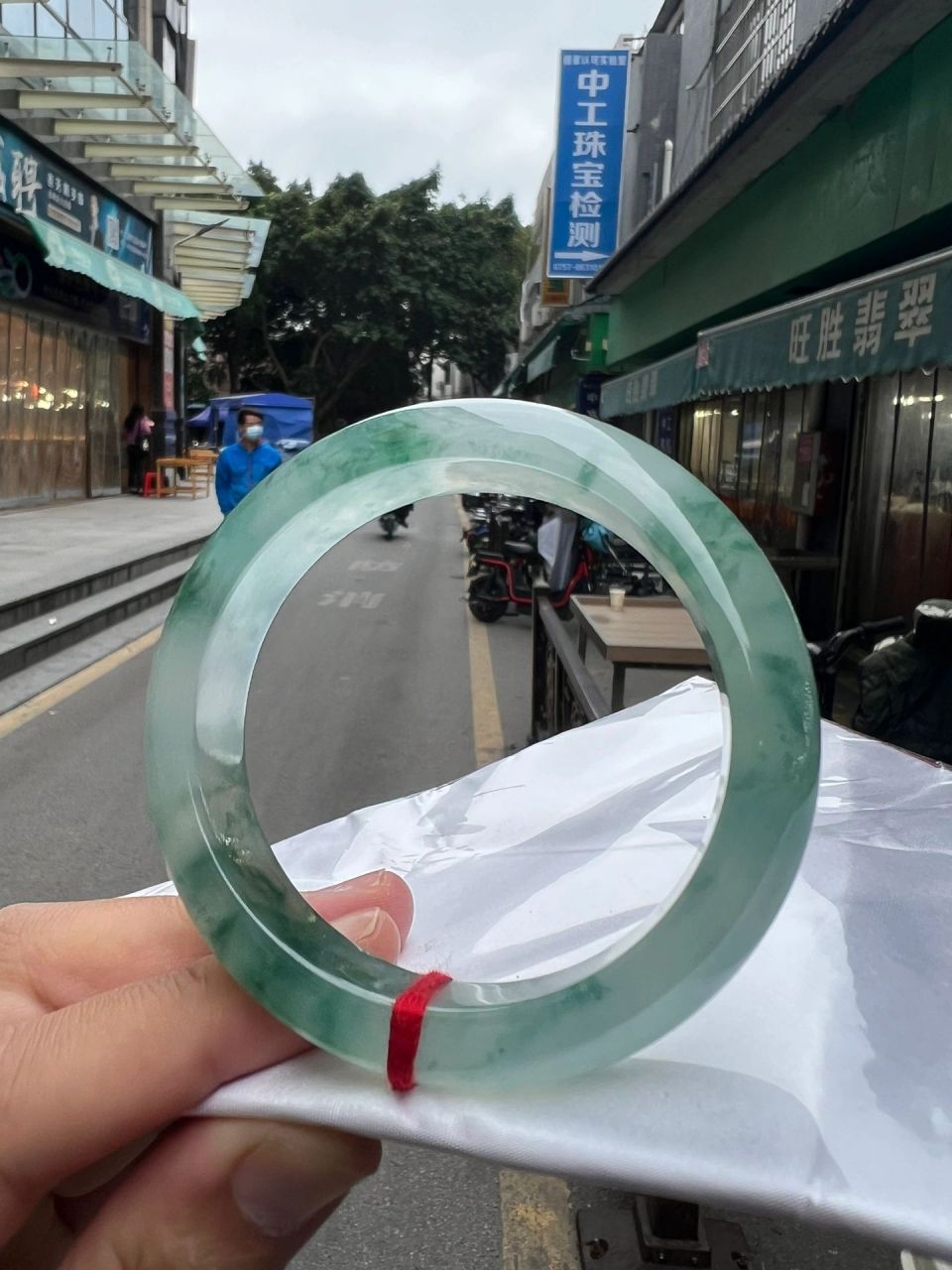 中国最大的翡翠市场(全国翡翠最大的批发市场在哪里) 第1张