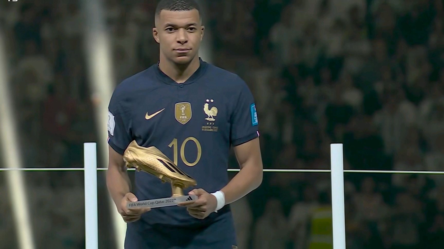 姆巴佩获金靴奖,阿根廷独揽金球,金手套,最佳年轻球员3项大奖