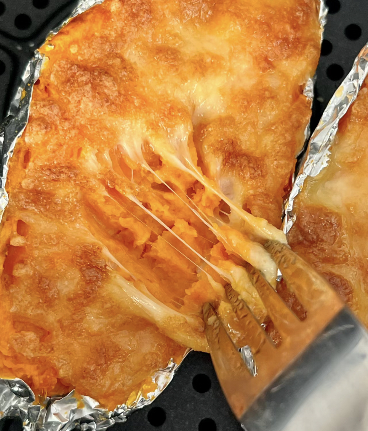 有空气炸锅都去做这个芝士烤红薯!香甜绵密 软软糯糯,芝士拉丝