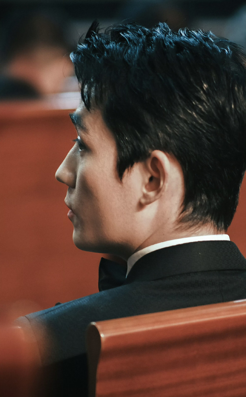 朱一龙,侧颜满分拥有者!