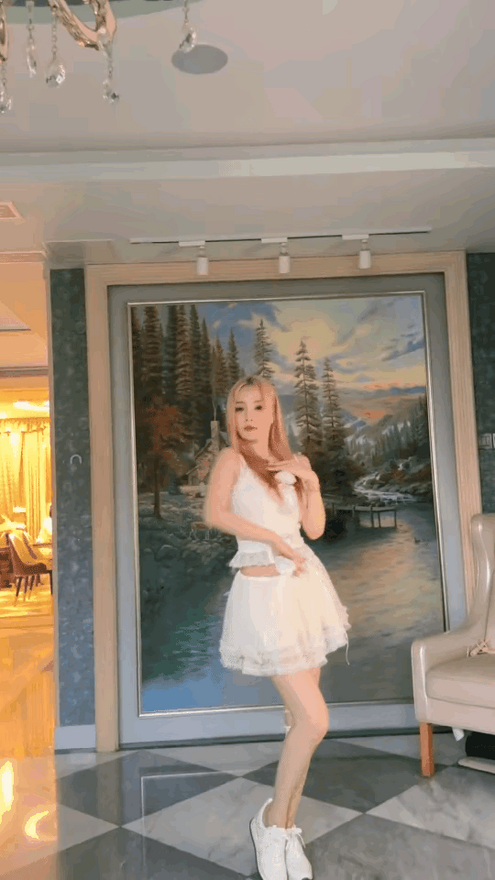 不得不说,李小璐的舞蹈真的很棒,舞感绝了!