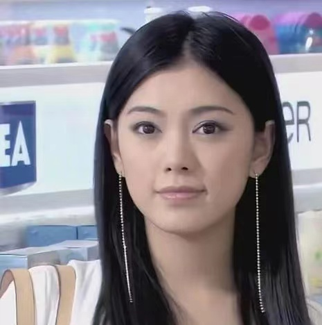 《爱情公寓》雨墨晒儿子照片,丈夫身份成疑,网友:浪费基因