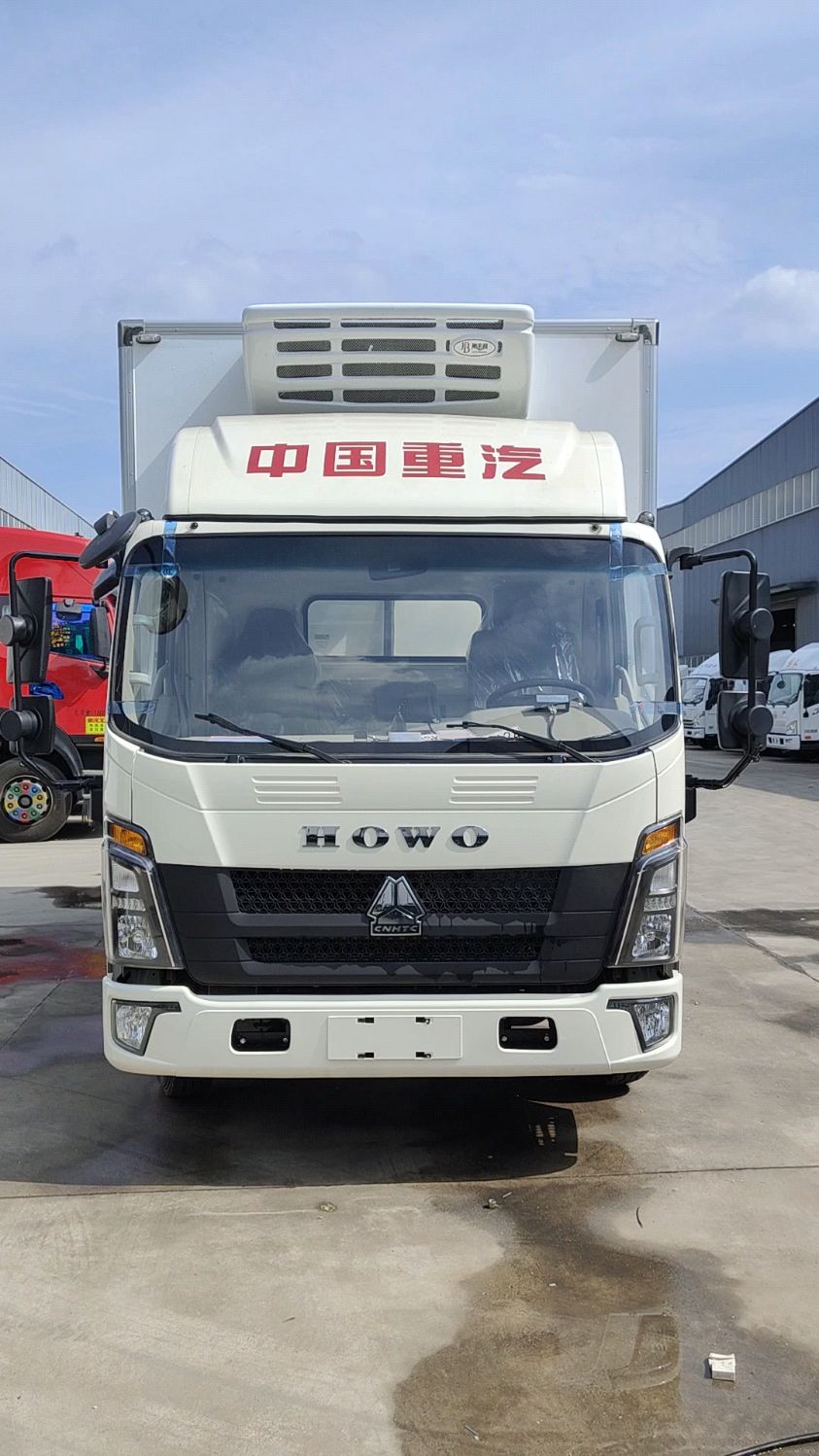 4.2米重汽豪沃宽体冷藏车,康明斯2.