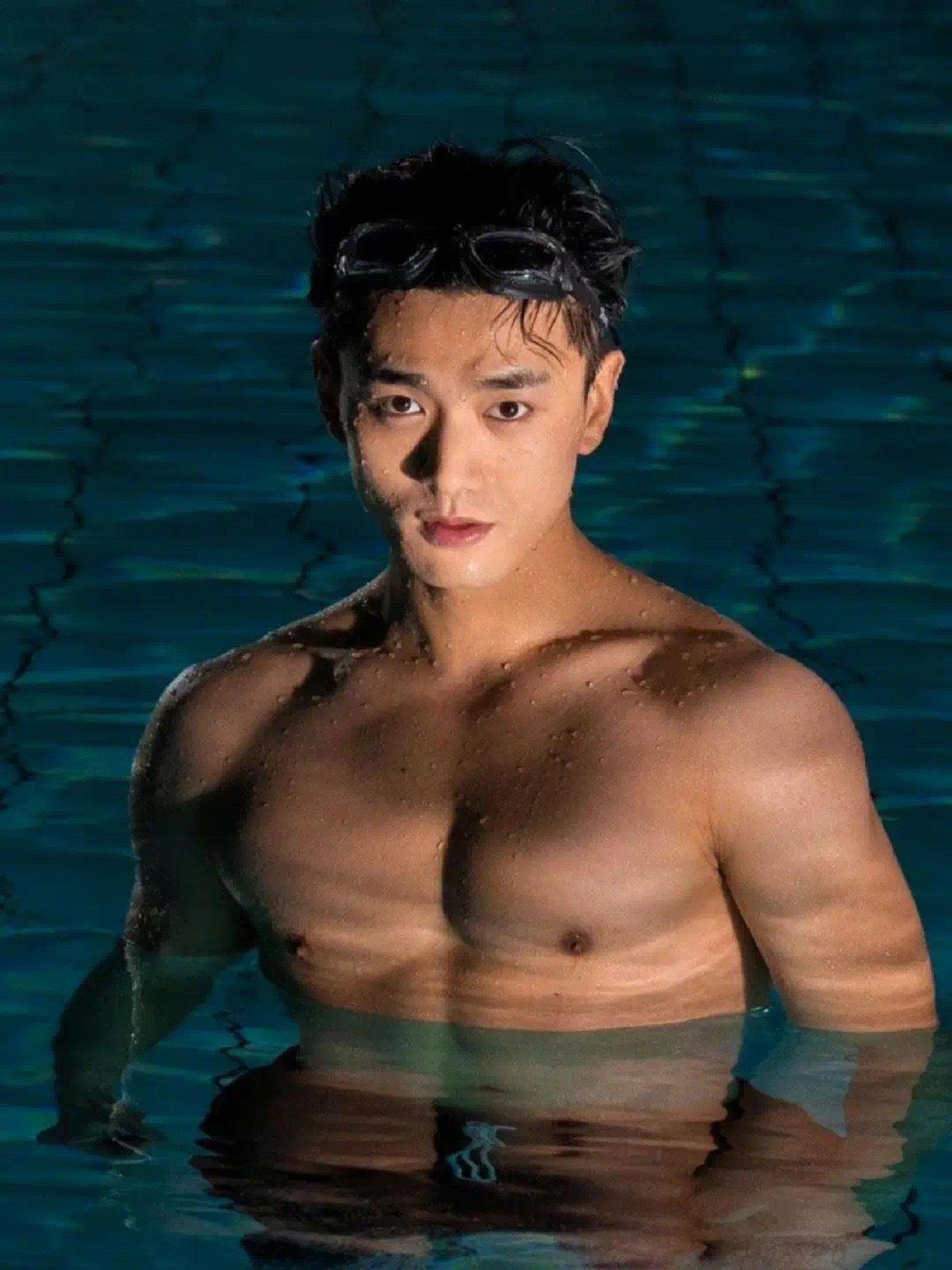 肌肉男神易大千,新剧狂秀好身材